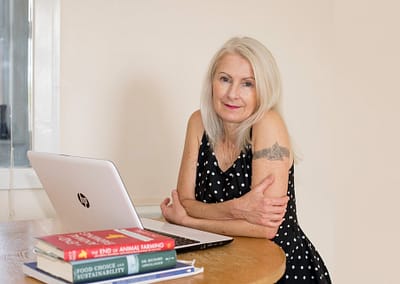 Rebecca Knowles